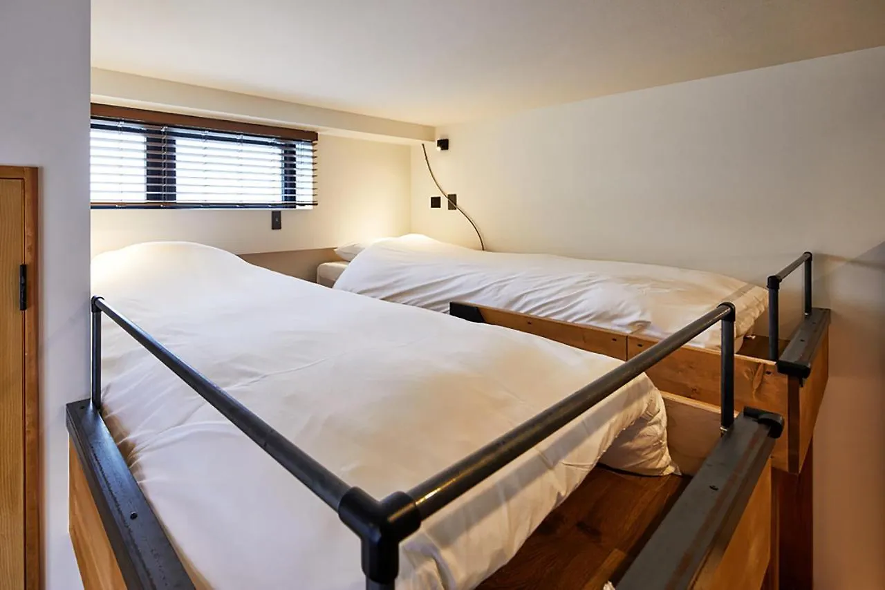 Mizuka Imaizumi 4 - Unmanned Hotel - 福岡市