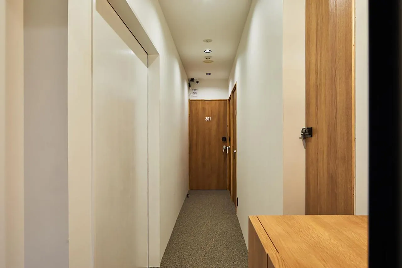 Mizuka Imaizumi 4 - Unmanned Hotel - 福岡市